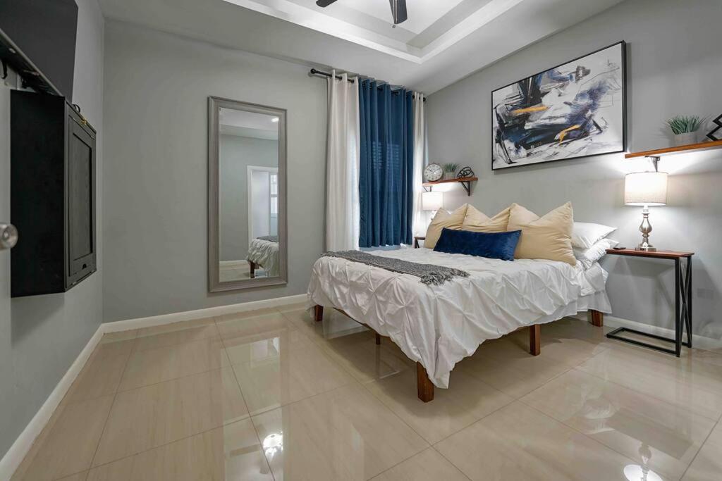 Cozy & Stylish 3bed 2bath Close To Mall *
