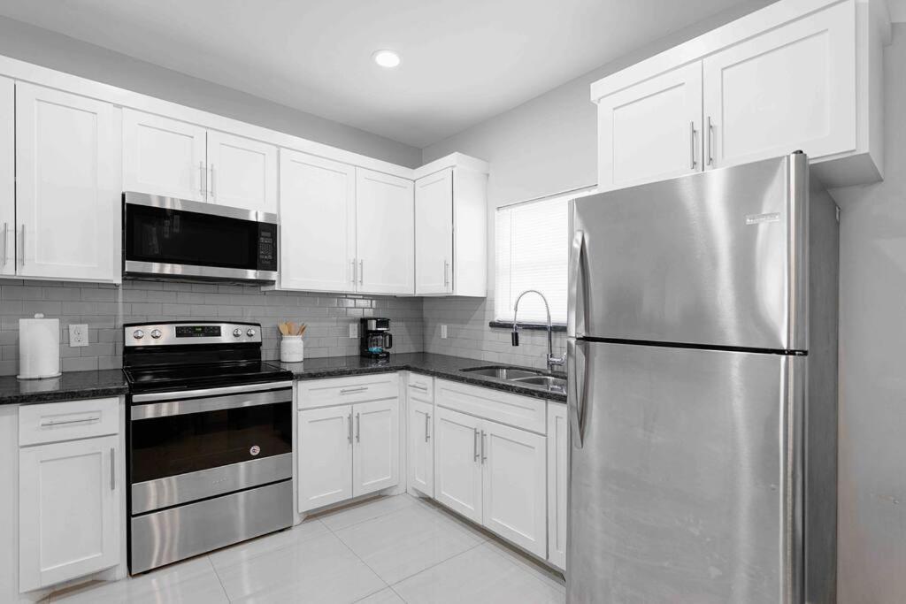 Cozy & Stylish 3bed 2bath Close To Mall Apartment McAllen